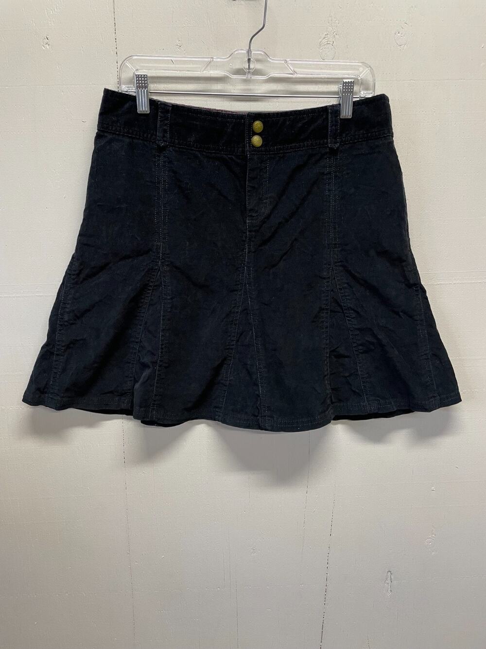 Athleta Women's Black Whenever Corduroy Skirt Size 8 Double-Snap Closure Mini